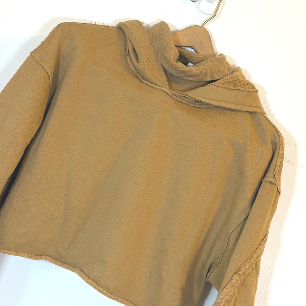Alo Yoga Effortless Cropped Hoodie Caramel Brown Raw Hem Exposed Seam Small